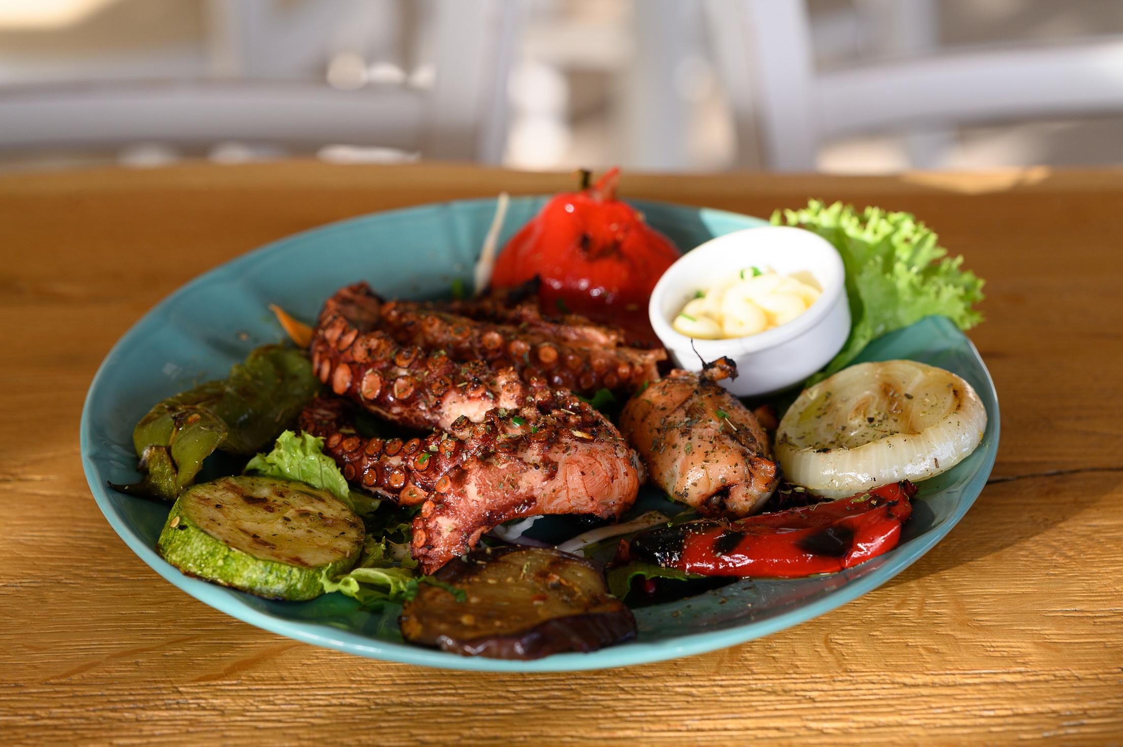 Alianthos Beach Hotel ปลาเกียส ภายนอก รูปภาพ